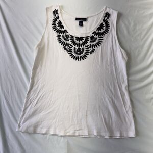 Karen Scott Women’s White Sleeveless Tank Top XL Embroidered Neckline Blouse
